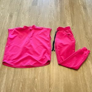 FIGS RAFAELA OVERSIZED SCRUB TOP & ZAMORA JOGGER SCRUB PANT- ELECTRIC ORCHID-XXS